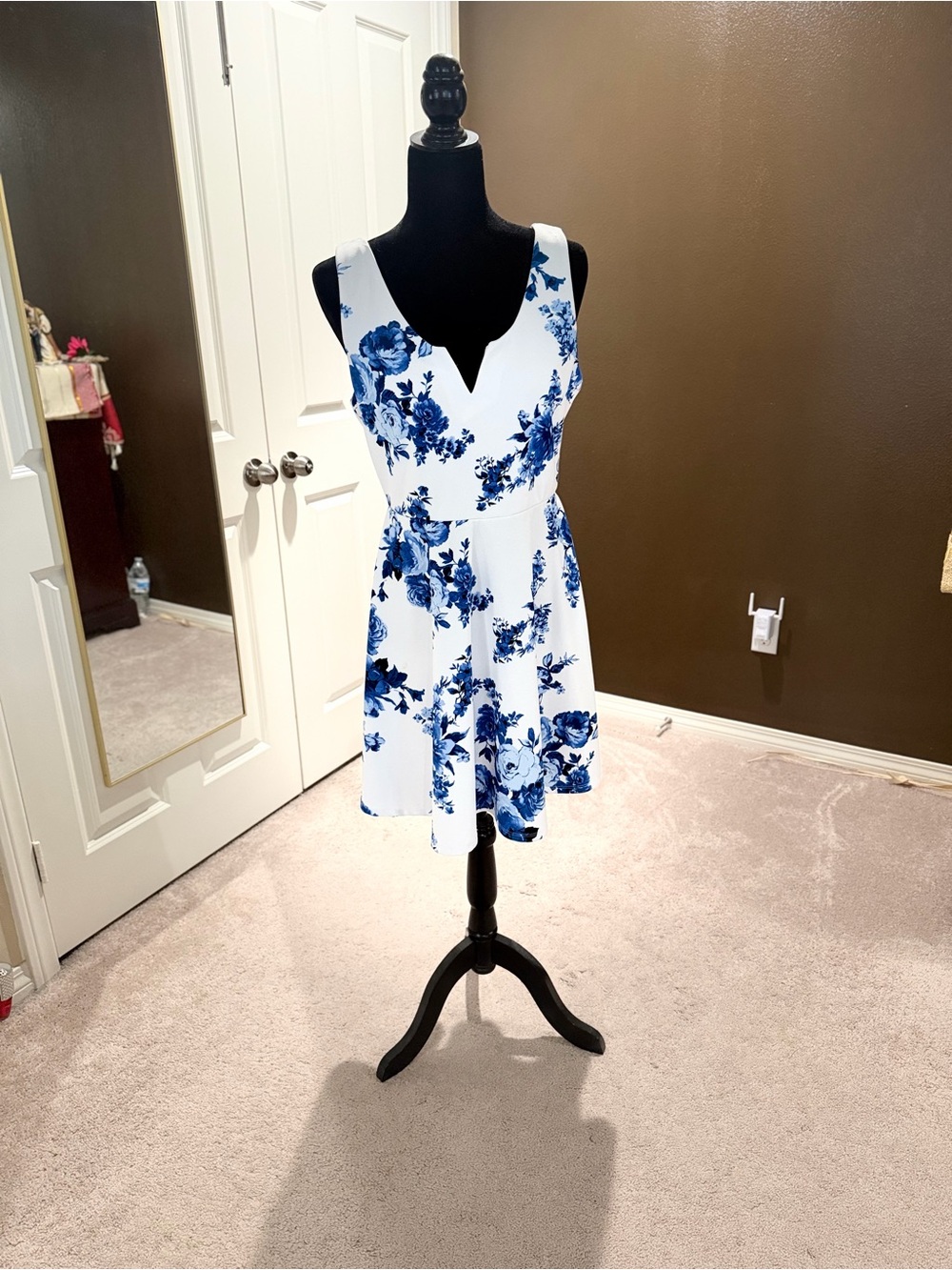 Blue Floral V-Neck Sleeveless Dress